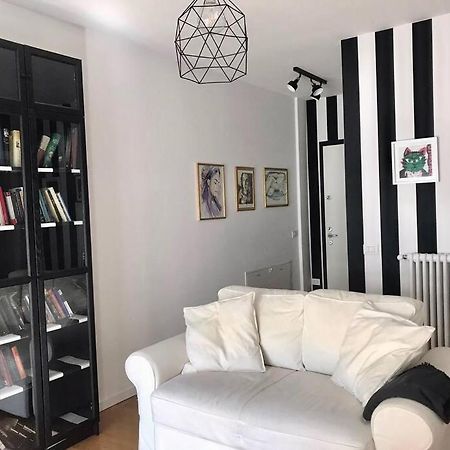 Appartamento Comodo Bilocale Nuovo Milano Esterno foto