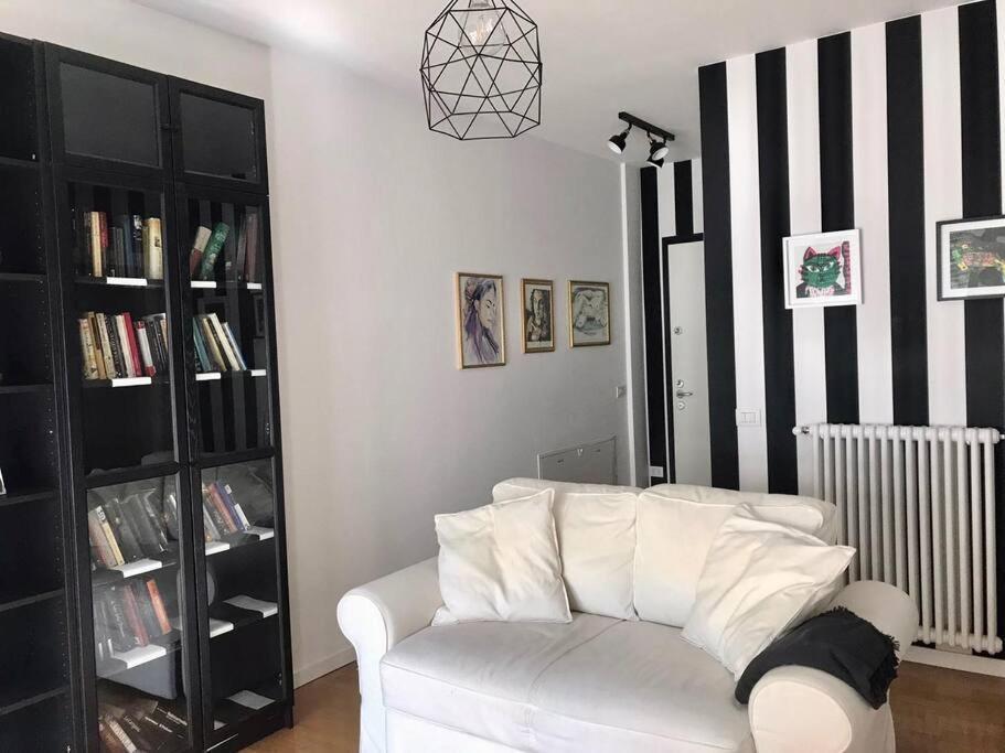 Appartamento Comodo Bilocale Nuovo Milano Esterno foto