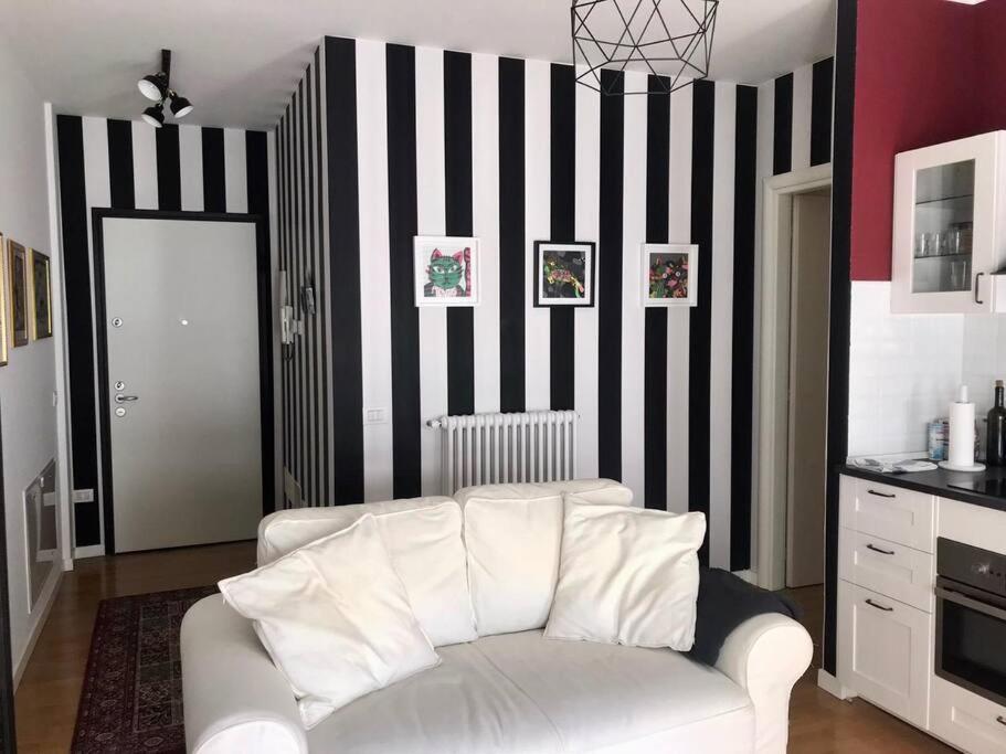 Appartamento Comodo Bilocale Nuovo Milano Esterno foto
