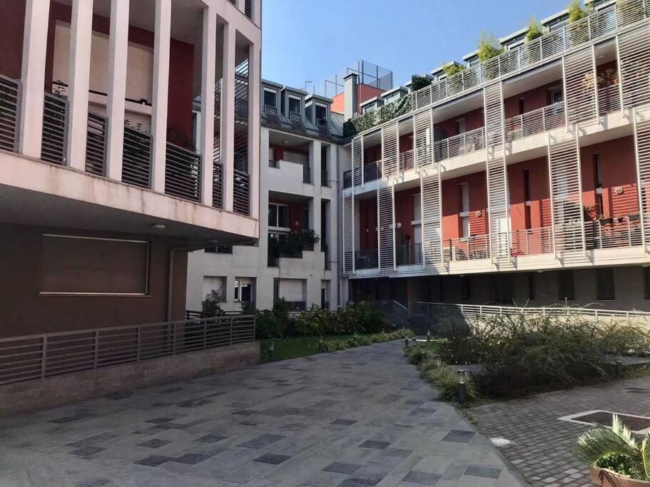 Appartamento Comodo Bilocale Nuovo Milano Esterno foto